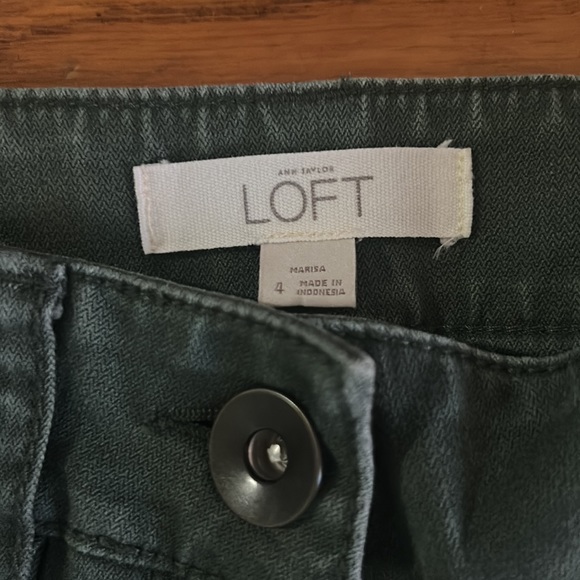 LOFT Marisa Green Cargo Cropped Pants size 4 - Picture 3 of 6
